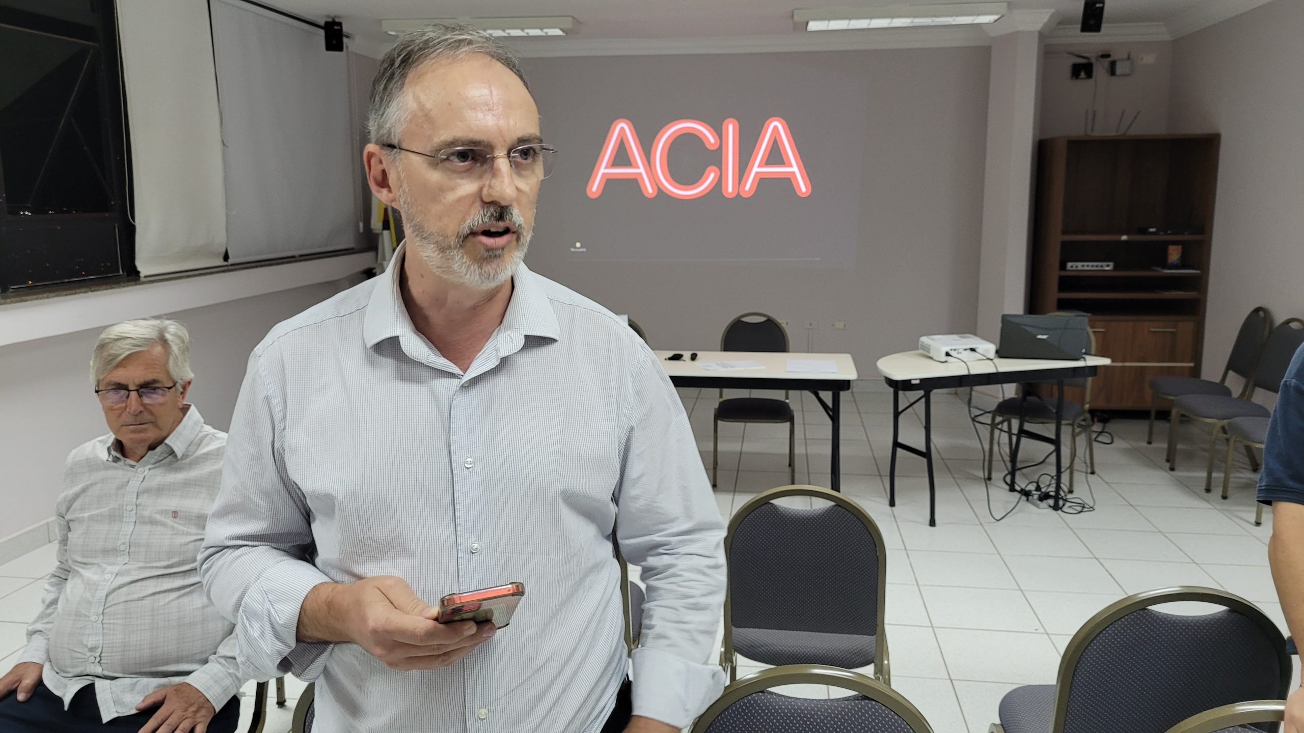 Faganello é reeleito presidente da ACIA