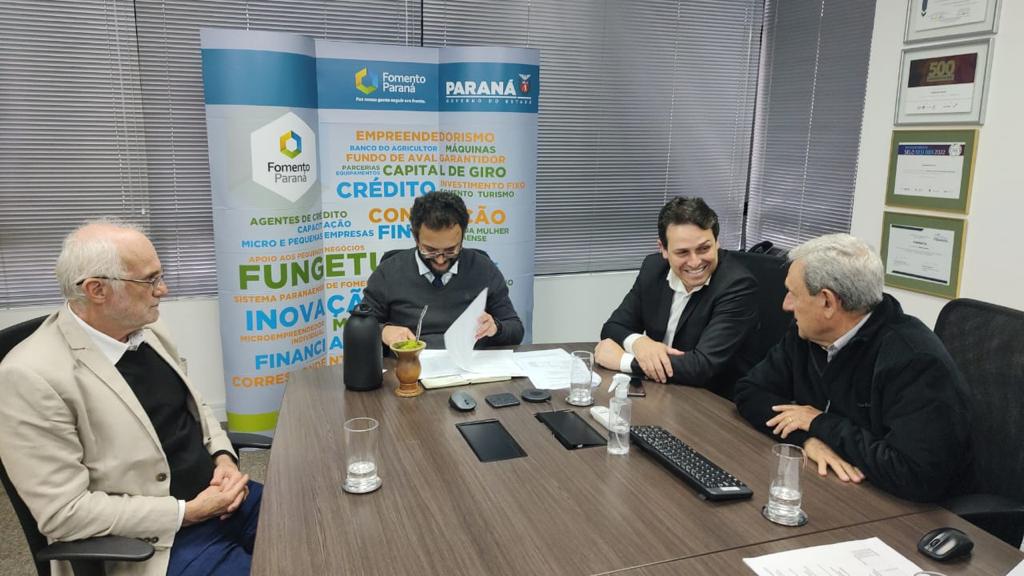 Fomento Paraná terá crédito especial para industrias de confecção