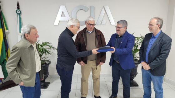 ACIA presta homenagem ao professor Aloysio Gomes