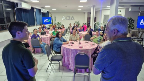 ACIA recebe empreendedores do Projeto Mega em encontro voltado ao associativismo e ao Outubro Rosa
