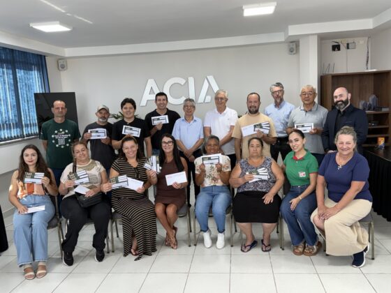 ACIA inicia entrega de R$ 30 mil em vales-compra da Campanha de Natal